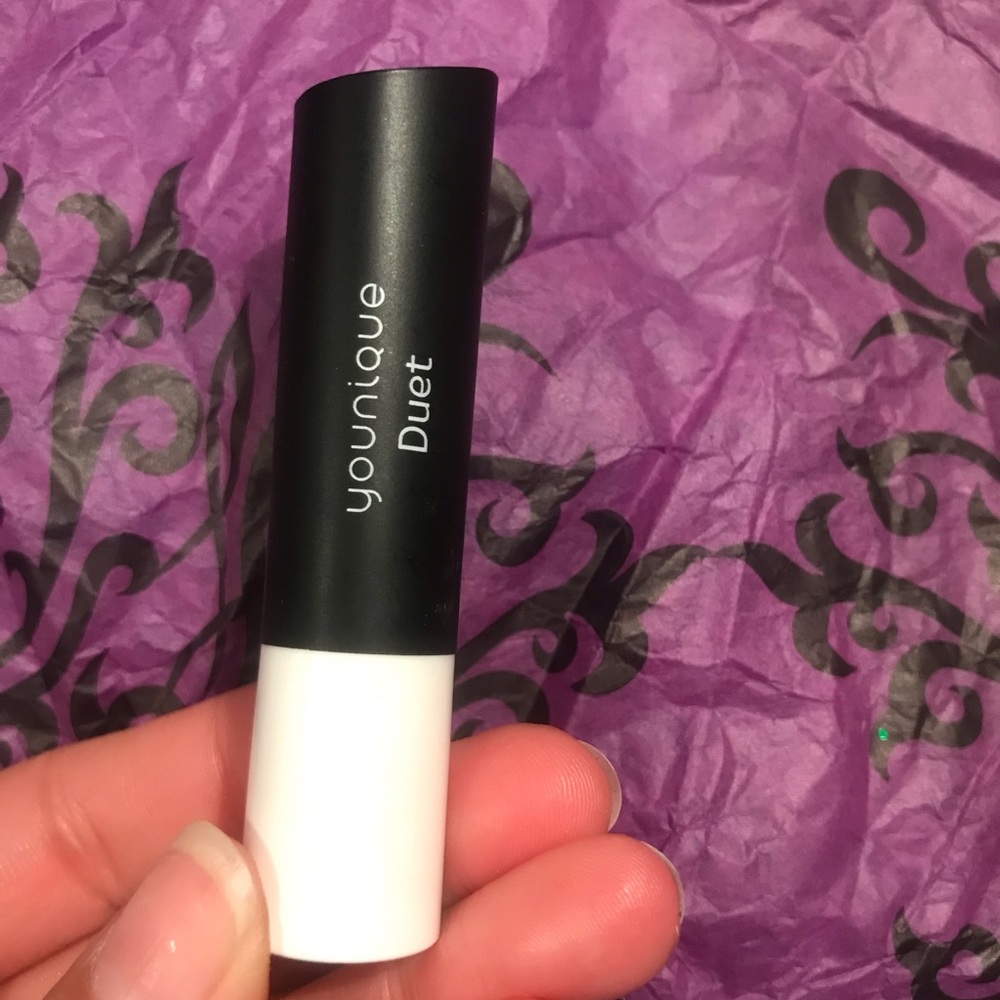 Duet lipstick